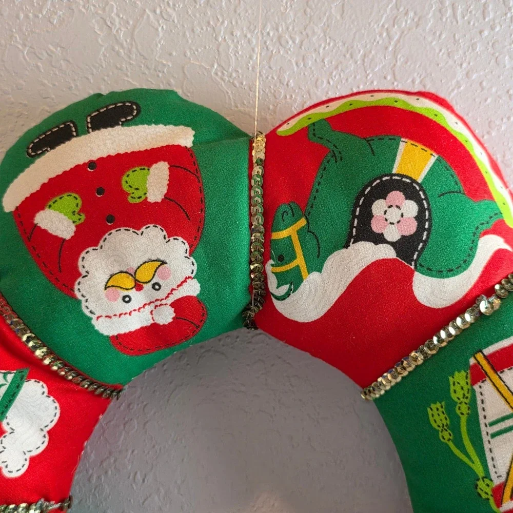 Vintage Handmade Stuffed Fabric Christmas Wreath Sequin Red Green Santa‎ Snowman